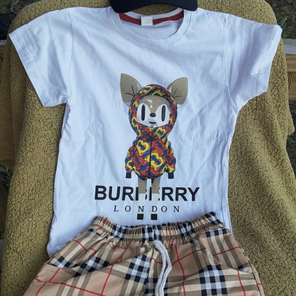 Boys Burberry short set W/hat